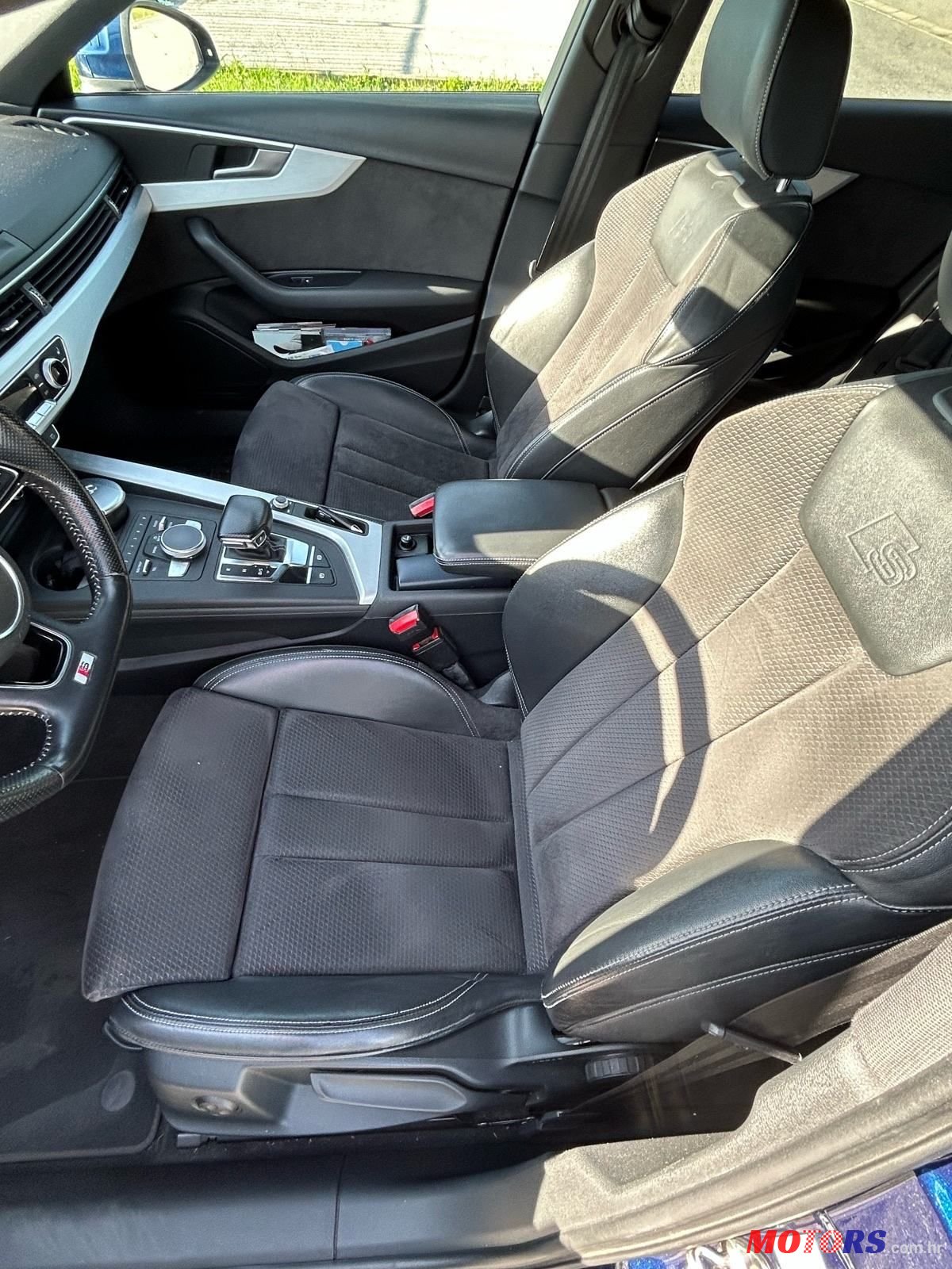 2016' Audi A4 Avant photo #6