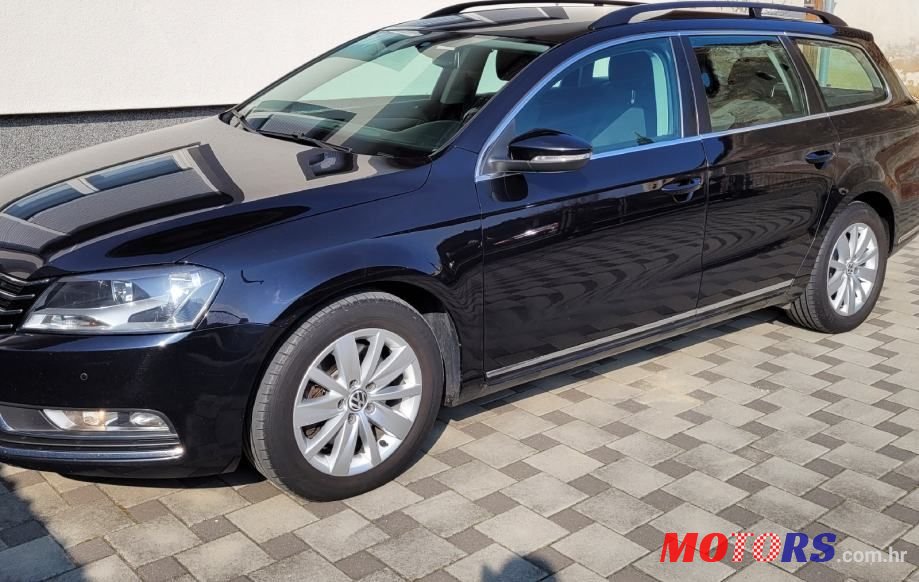 2010' Volkswagen Passat Variant photo #4