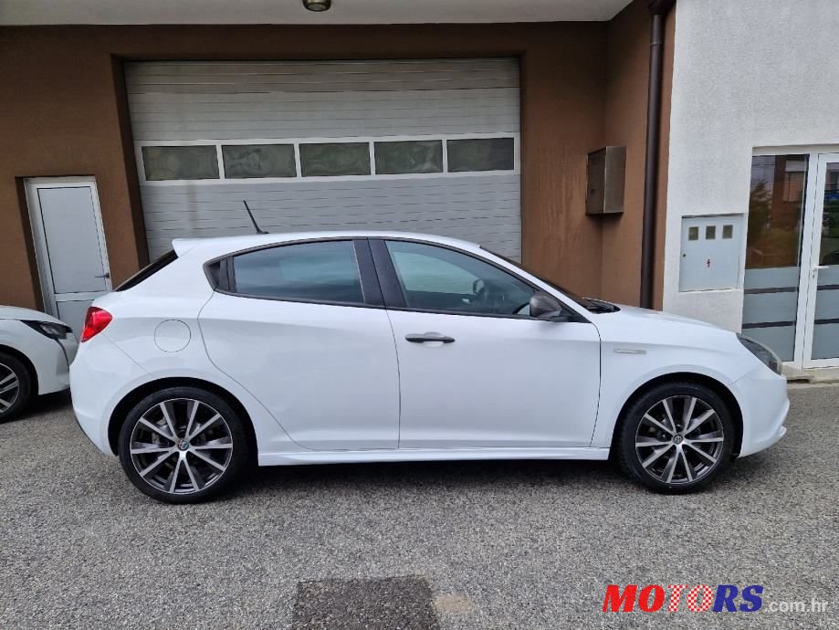 2016' Alfa Romeo Giulietta 1,6 photo #4