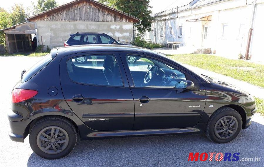 2004' Peugeot 206 206 1,4 Hdi photo #1