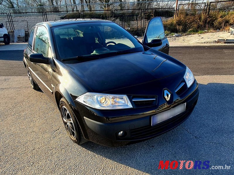 2008' Renault Megane 1,6 16V photo #2