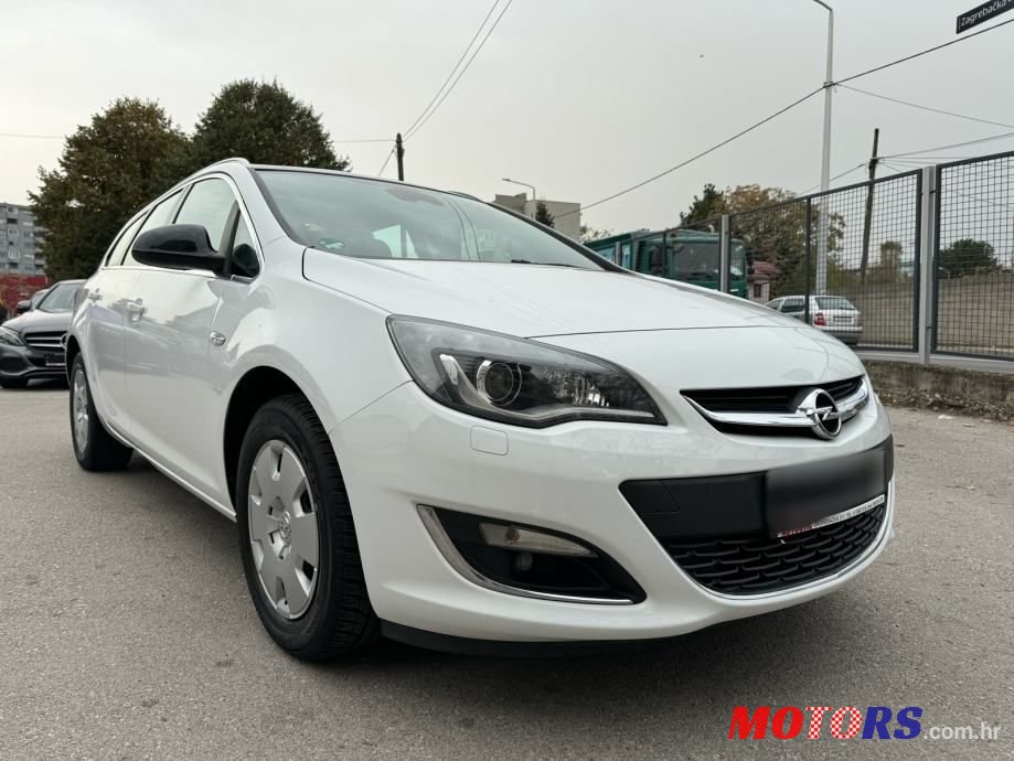 2015' Opel Astra Karavan photo #2