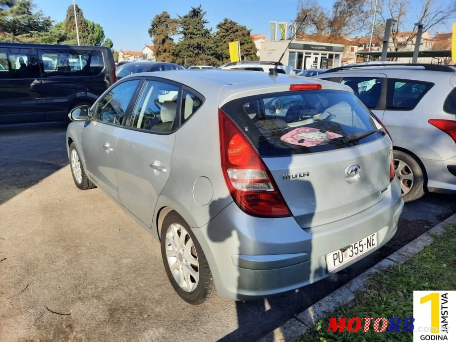 2010' Hyundai i30 photo #2