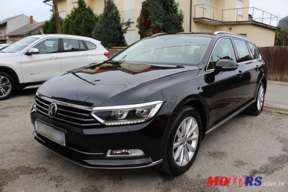 2017' Volkswagen Passat Variant photo #3