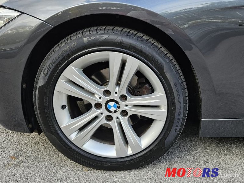 2012' BMW Serija 3 318D photo #4