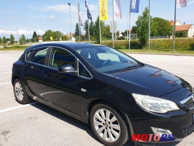 2010' Opel Astra 1,7 Cdti Eco photo #1