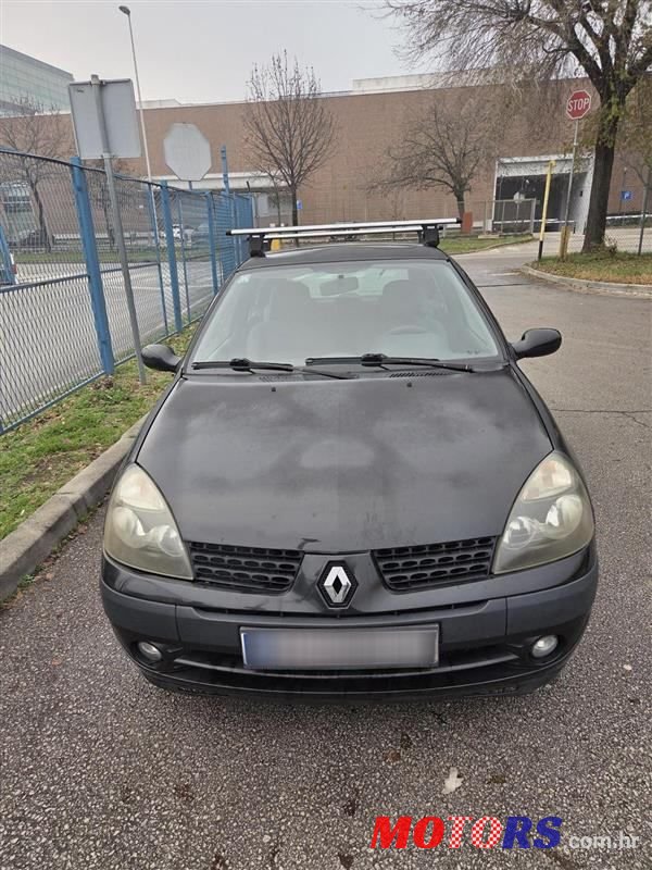 2002' Renault Clio 1,2 16V photo #3