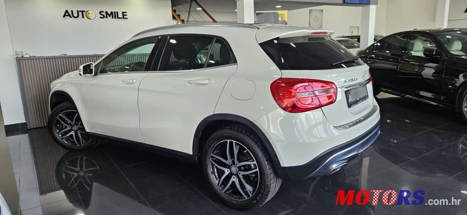 2016' Mercedes-Benz GLA 200 D photo #5