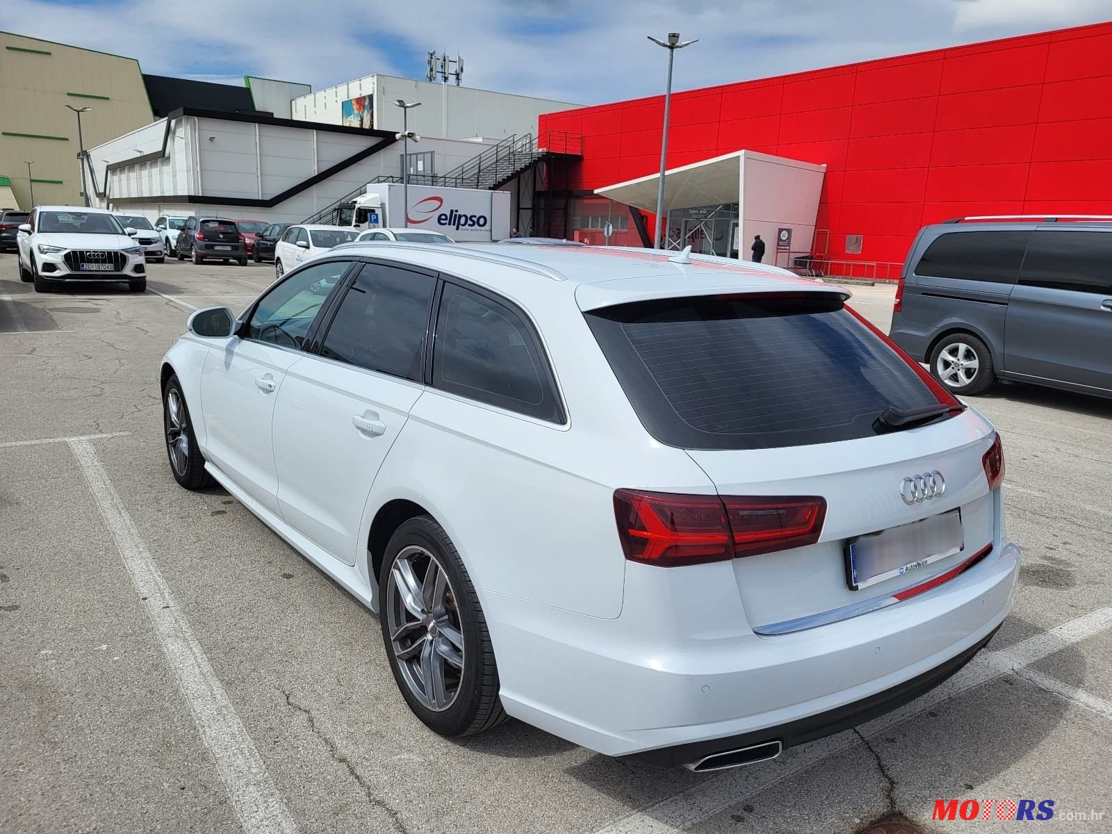 2016' Audi A6 Avant photo #5