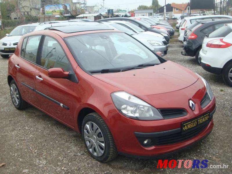 2005' Renault Clio 1,5 Dci photo #1