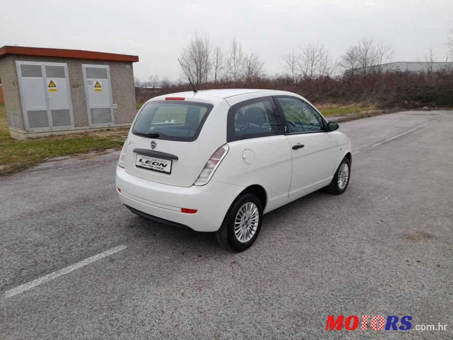 2009' Lancia Y 1,2 photo #5