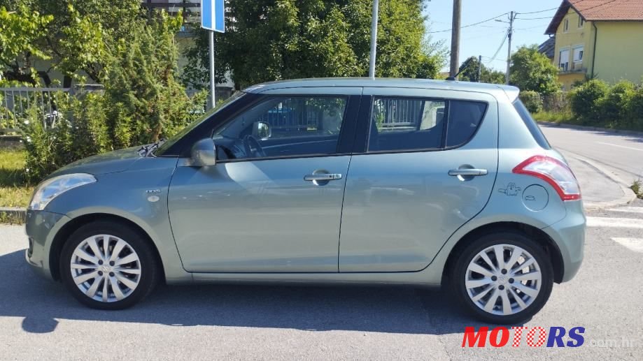 2010' Suzuki Swift 1,3 photo #2