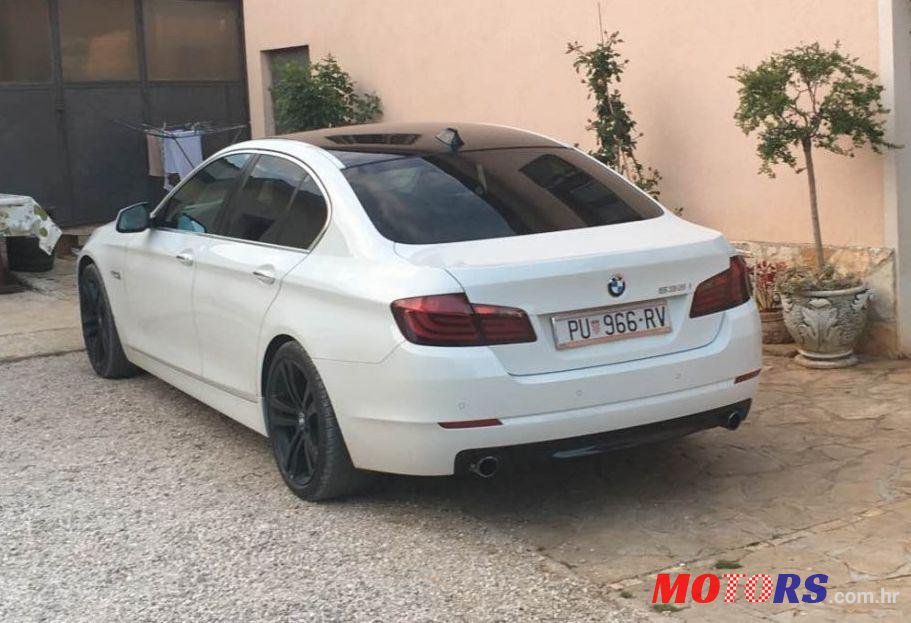 2010' BMW 5 Series 535I photo #1