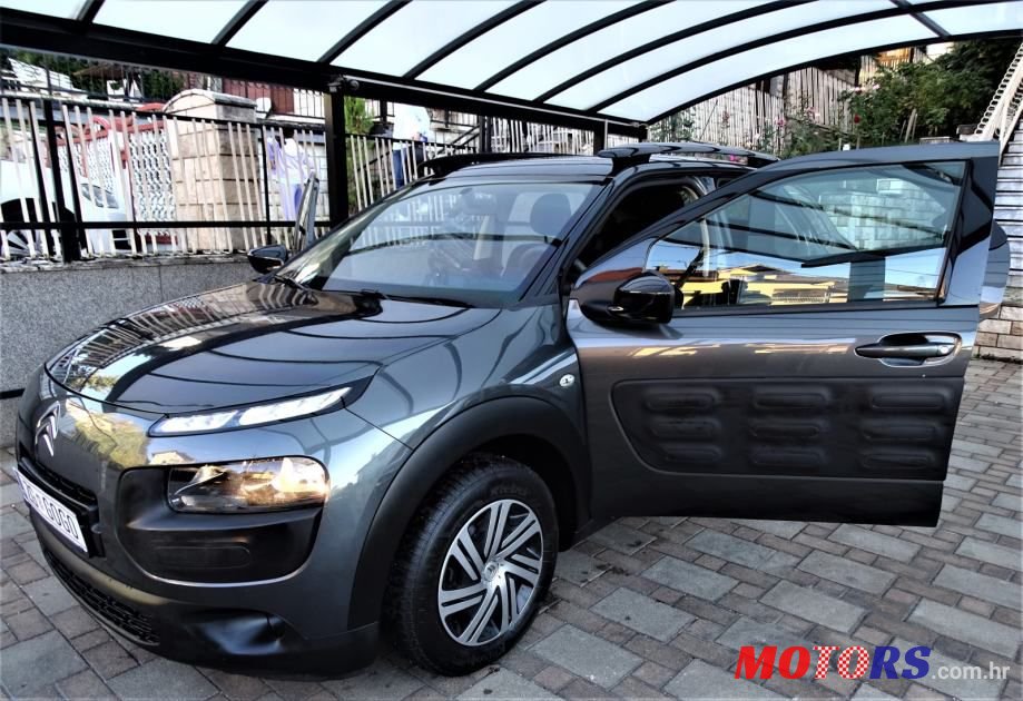 2015' Citroen C4 Cactus photo #3