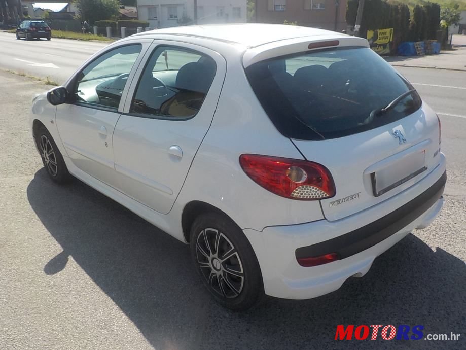 2010' Peugeot 206 photo #6