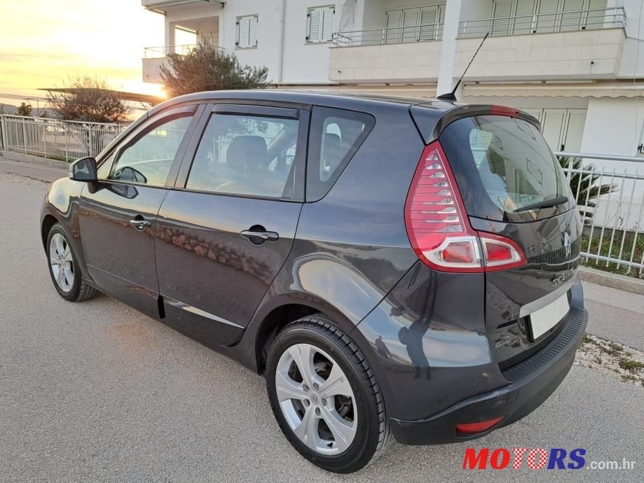2012' Renault Scenic photo #3