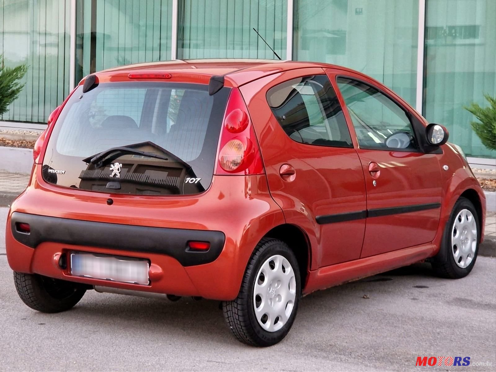 2009' Peugeot 107 1,0 photo #4