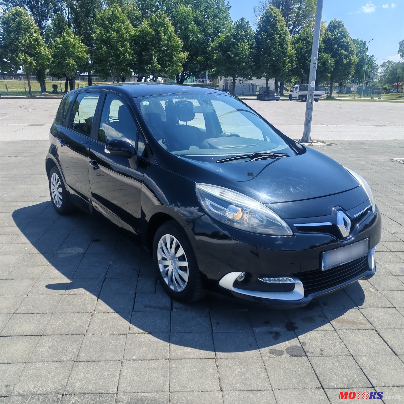 2014' Renault Scenic Dci photo #2