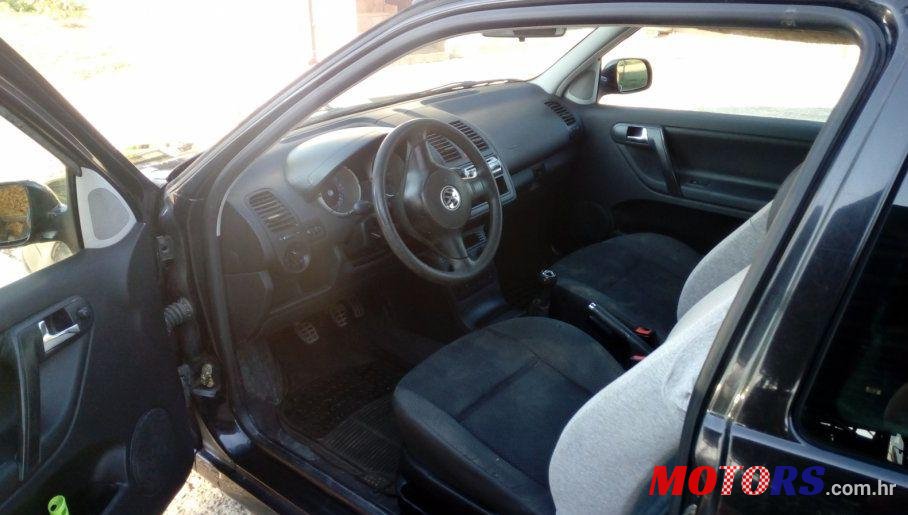 2001' Volkswagen Polo 1,0 photo #1