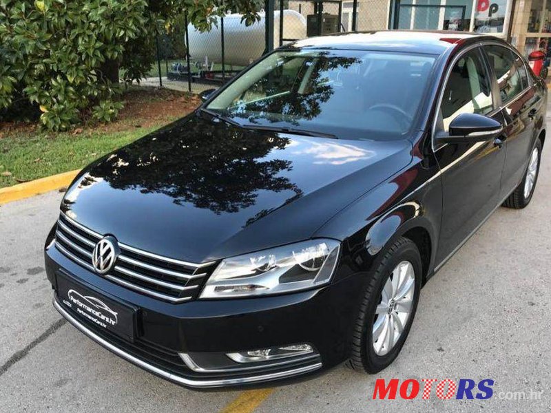 2013' Volkswagen Passat 1,6 Tdi Bmt photo #1