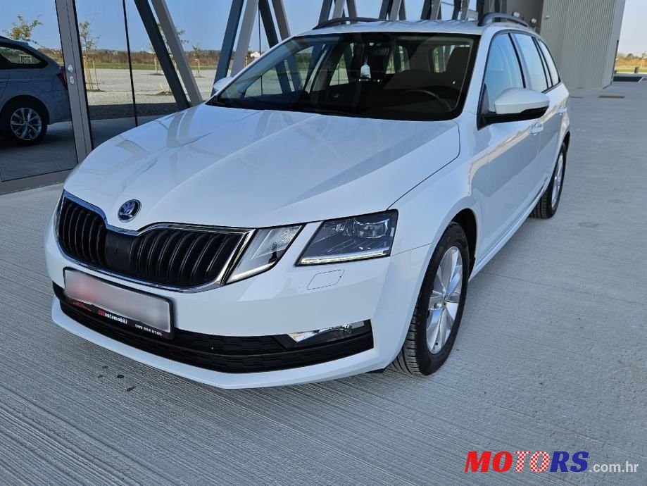 2019' Skoda Octavia Combi photo #1