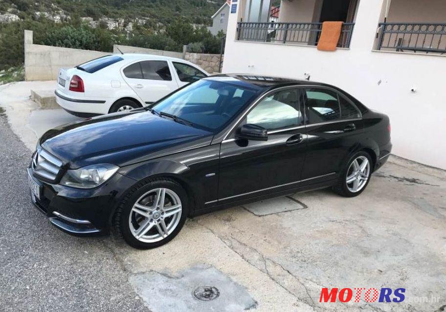 2011' Mercedes-Benz C-Klasa photo #1