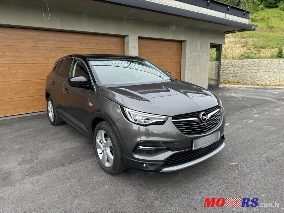 2018' Opel Grandland 1,2 Turbo photo #1