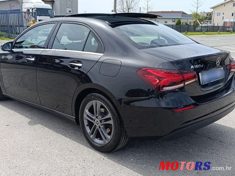 2020' Mercedes-Benz A-Klasa 180 D photo #3