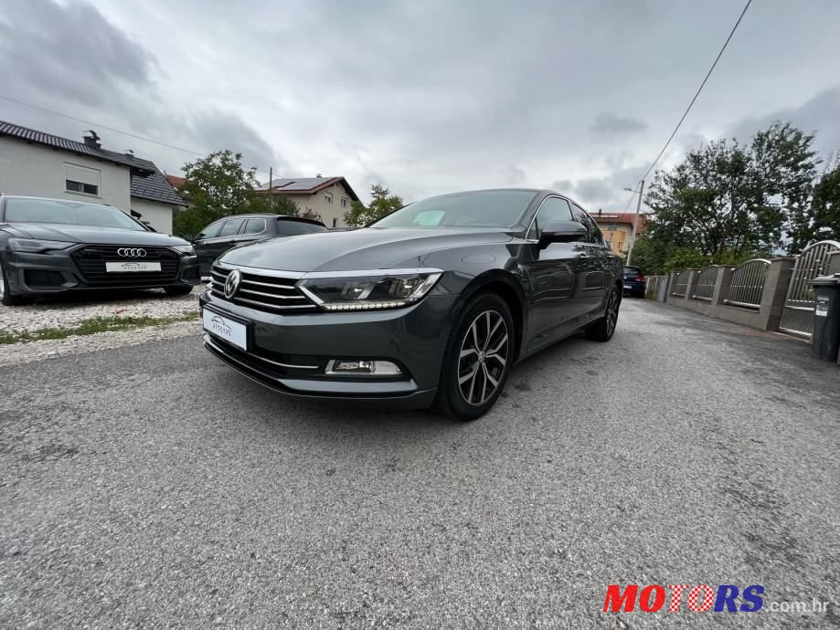 2015' Volkswagen Passat photo #2