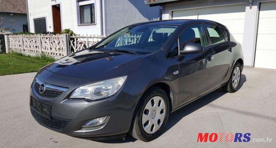 2010' Opel Astra 1,7 Cdti photo #2