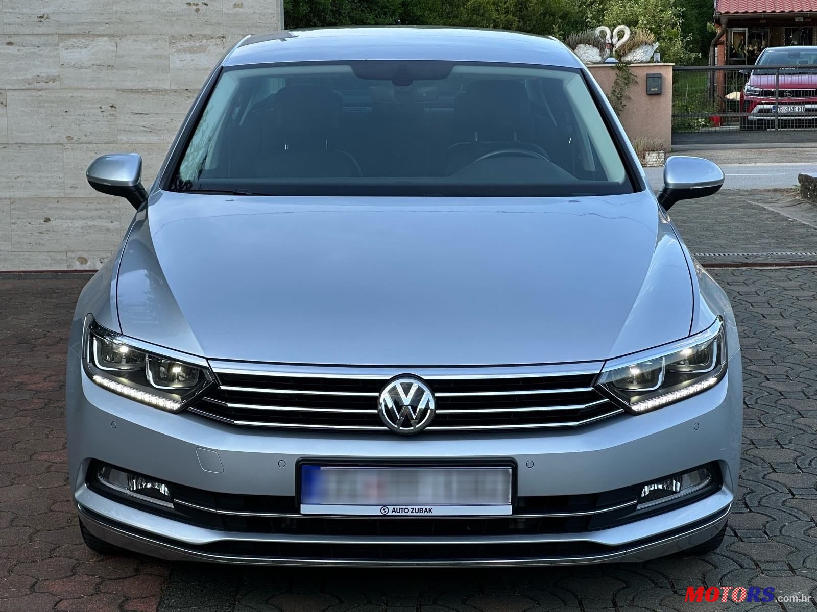 2018' Volkswagen Passat photo #2