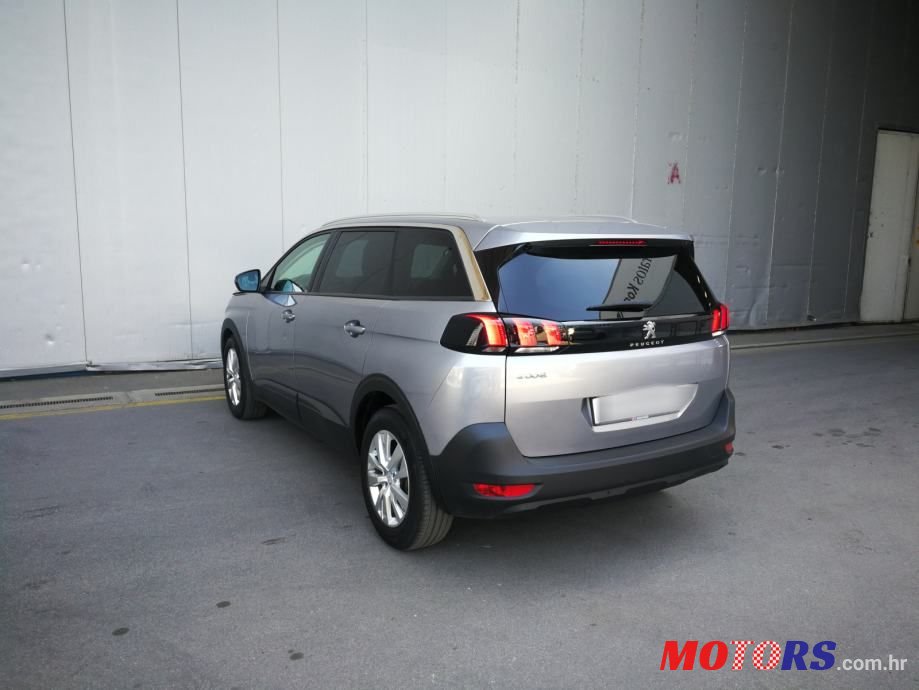 2019' Peugeot 5008 photo #4