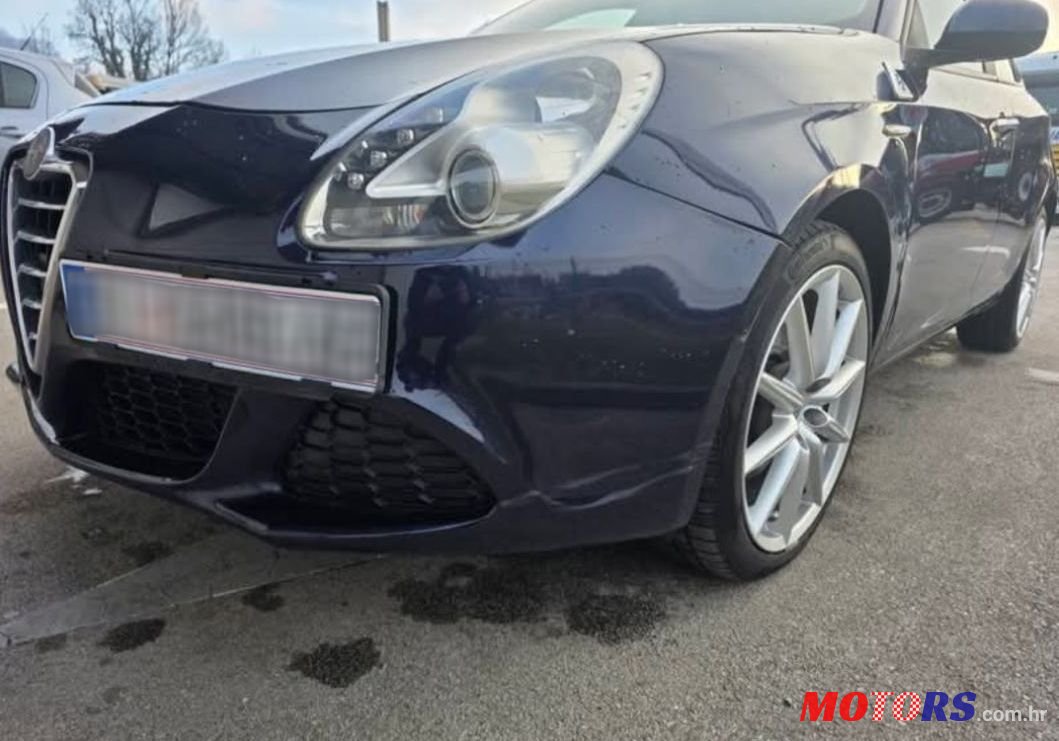 2012' Alfa Romeo Giulietta 2,0 photo #5