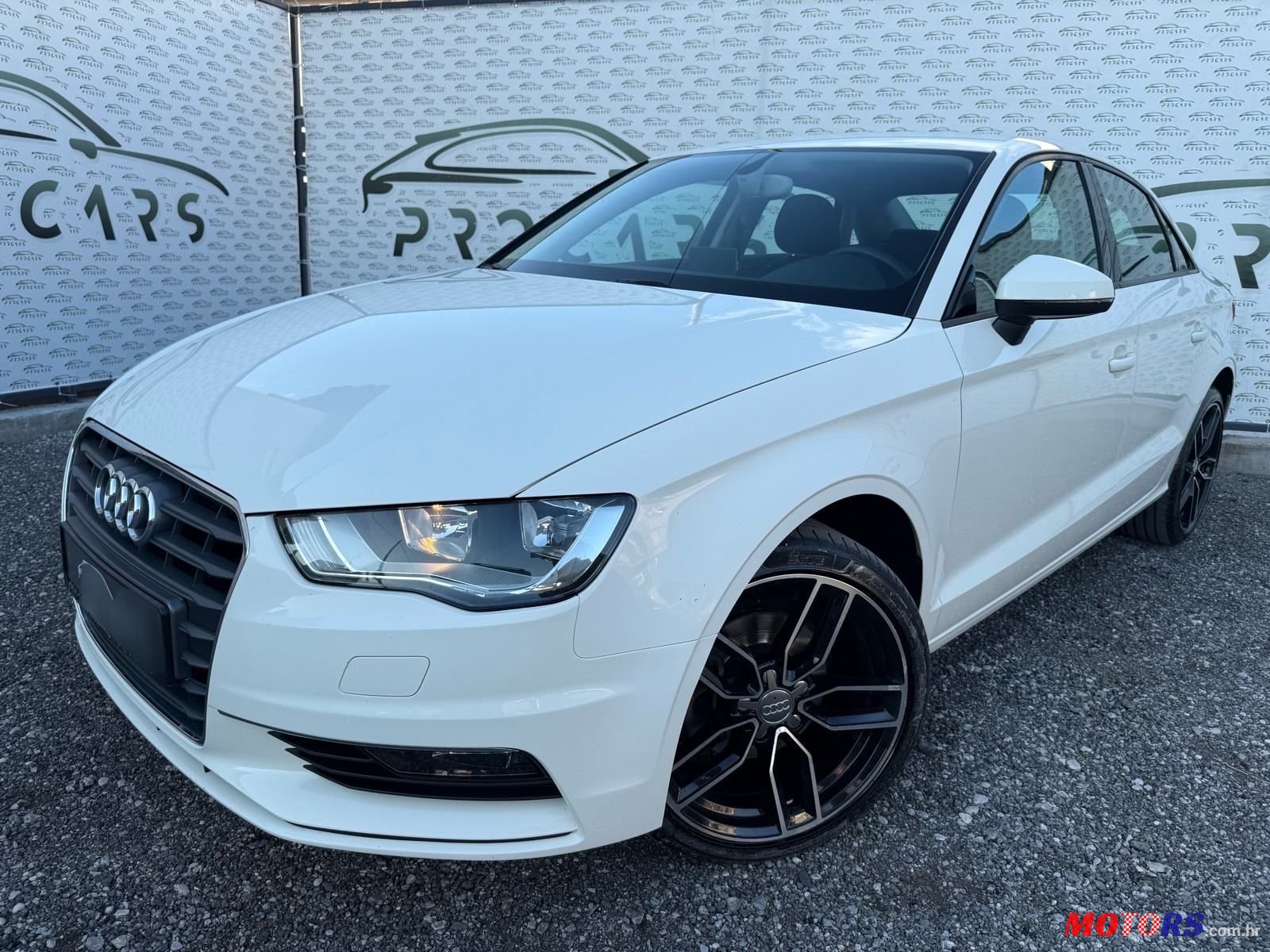 2014' Audi A3 S-Tronic photo #2