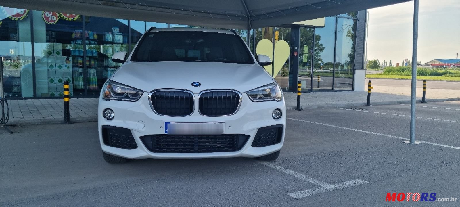 2017' BMW X1 18D photo #6