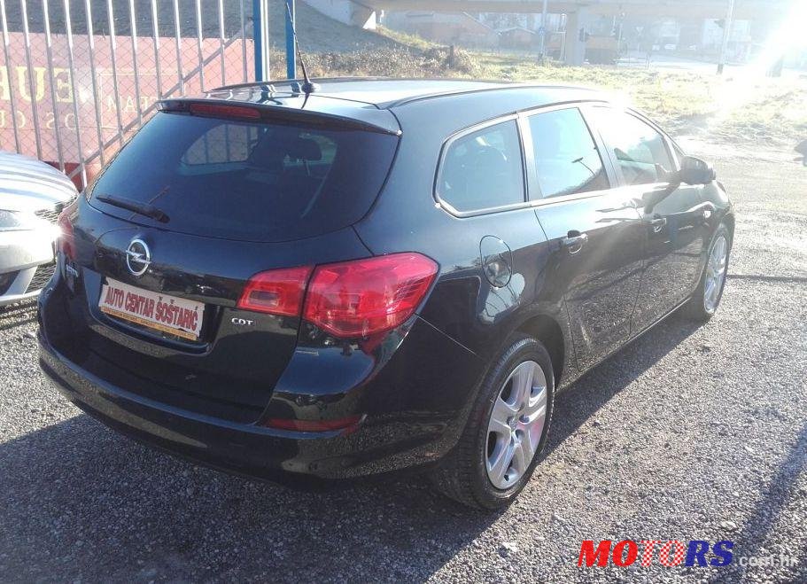 2011' Opel Astra 1,7 Cdti photo #1