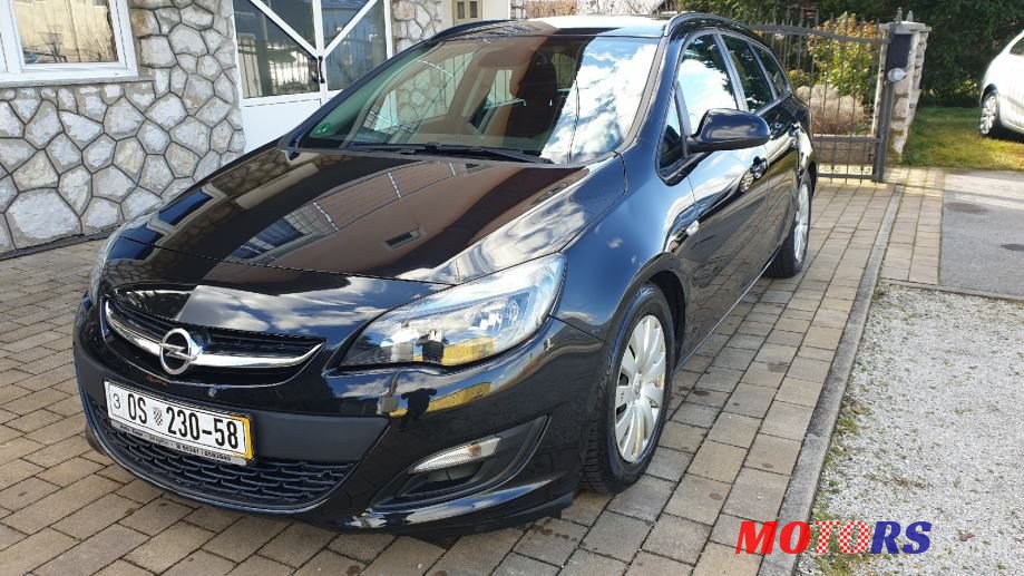 2016' Opel Astra Karavan photo #2