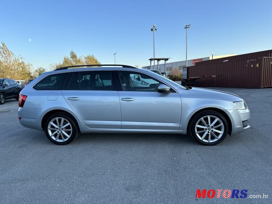 2016' Skoda Octavia Combi photo #5