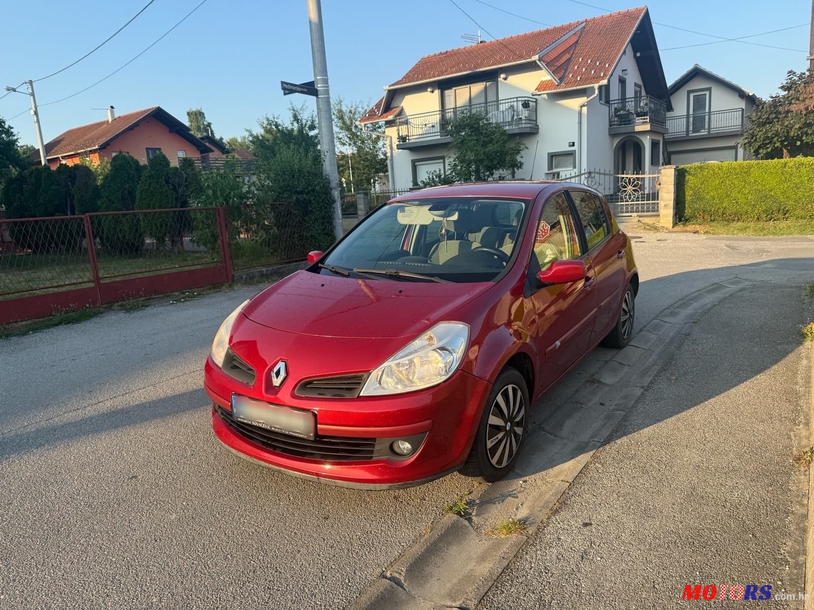 2008' Renault Clio 1,5 Dci photo #1