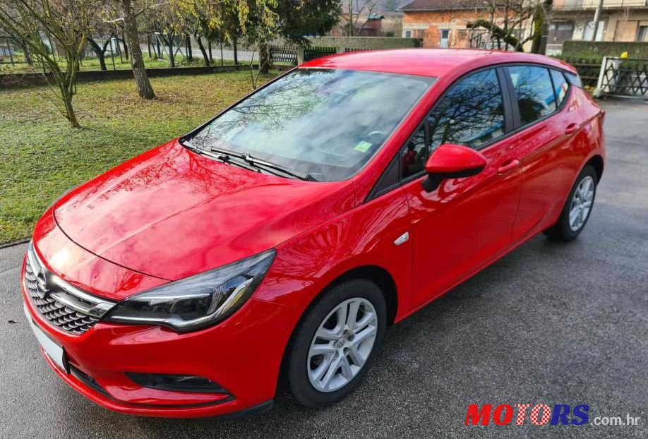 2018' Opel Astra 1.6 Cdti photo #1