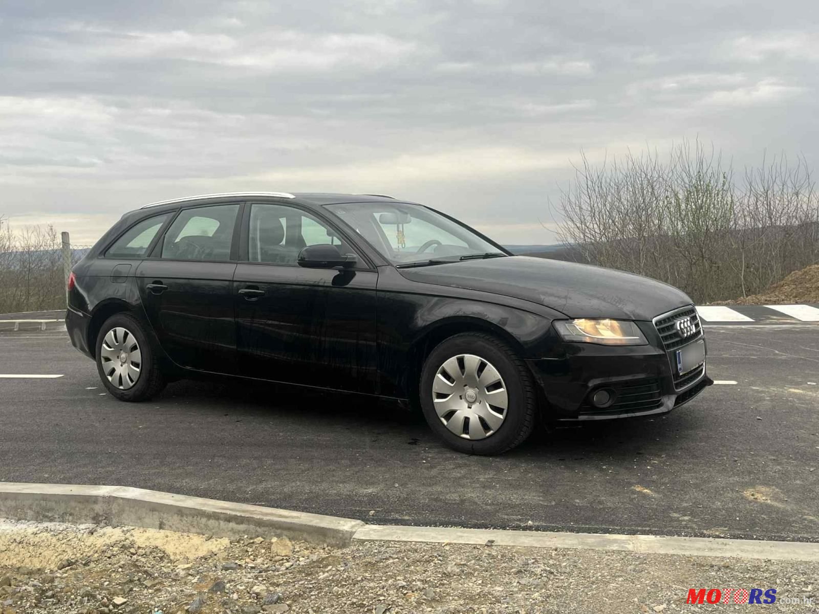 2011' Audi A4 Avant photo #5