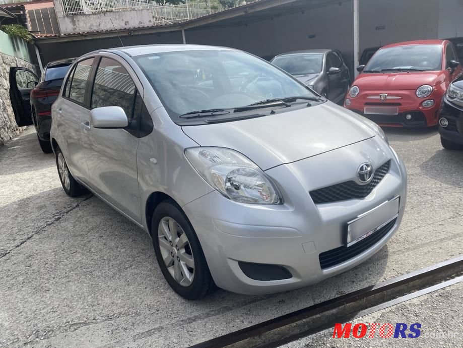 2009' Toyota Yaris photo #4