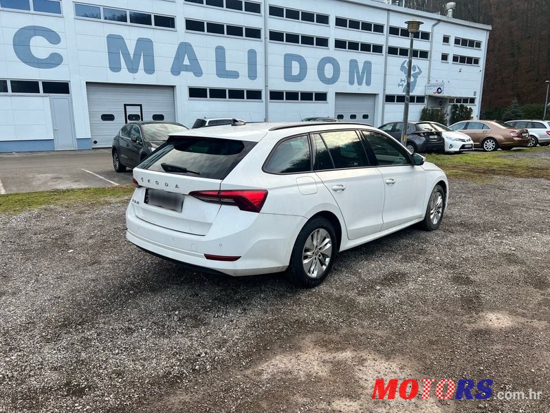 2022' Skoda Octavia Combi photo #3