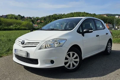 2010' Toyota Auris 1,3 3 Vvt-I