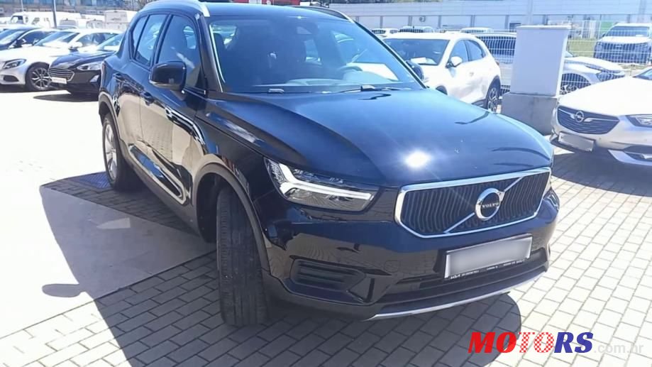 2020' Volvo XC40 photo #1