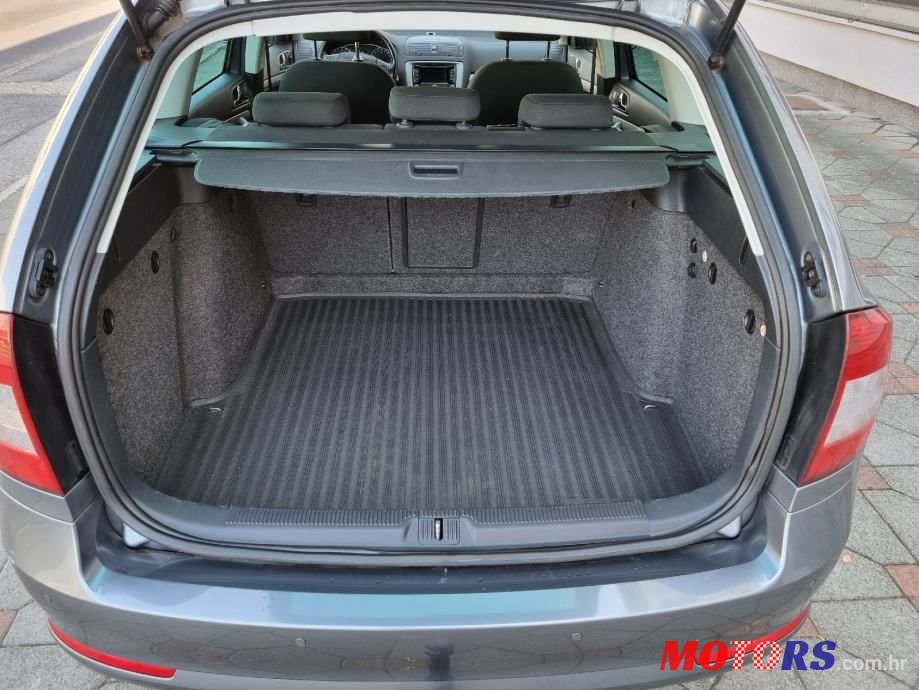 2013' Skoda Octavia Combi photo #6