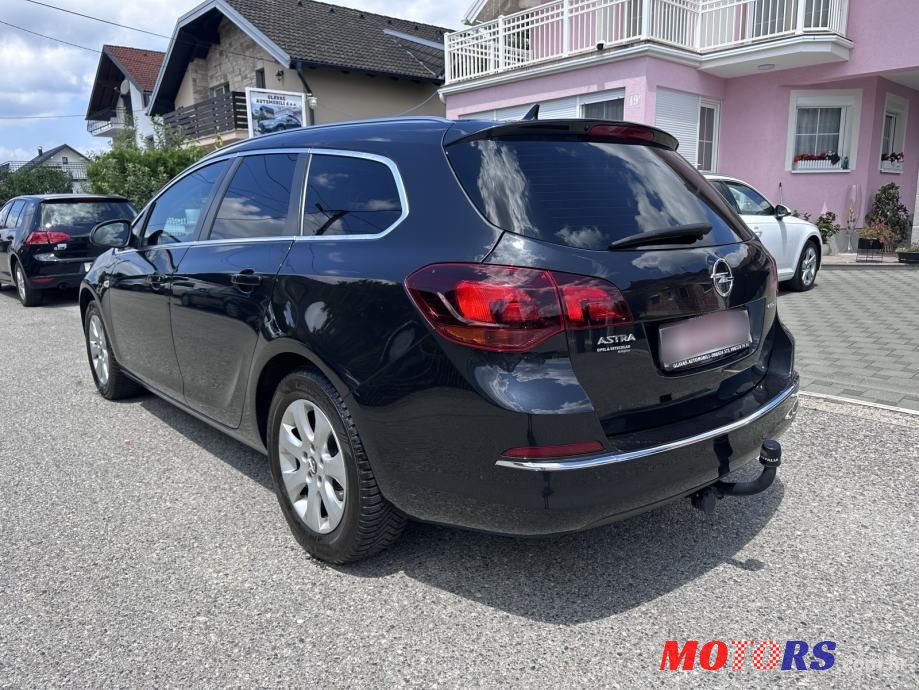 2015' Opel Astra Karavan photo #5