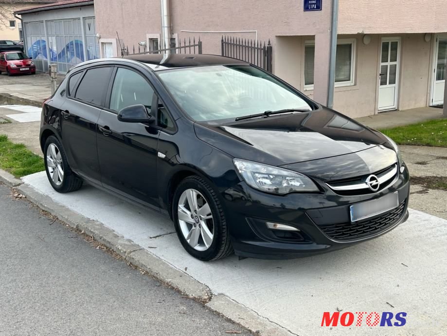 2013' Opel Astra 1,7 Cdti Classic photo #2