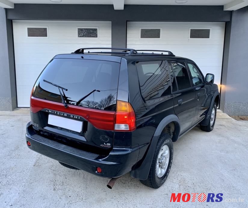 1998' Mitsubishi Pajero photo #4