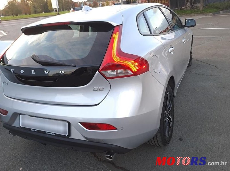 2019' Volvo V40 D2 photo #4